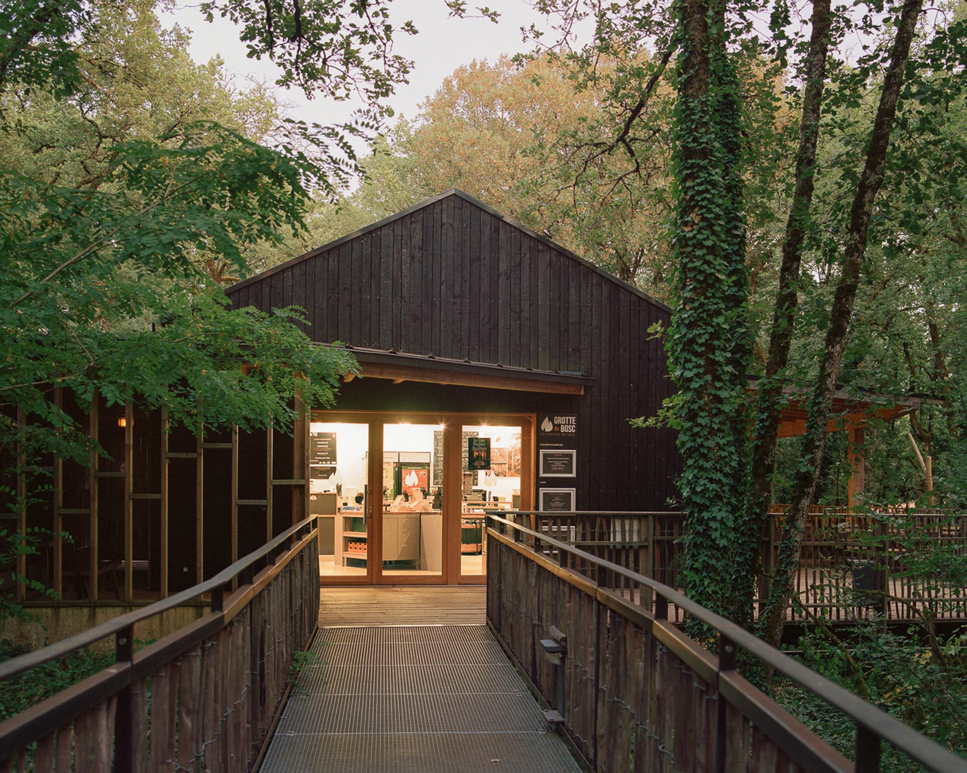 centre d'interprétation de la grotte du bosc - projet livré en 2021 - photographie : Antoine Séguin